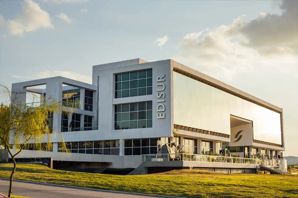 Edificio Grupo Edisur en Manantiales